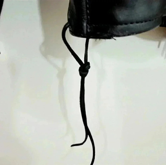 Black Leather Vintage Western Fringe Jacket with Purple Embroidery – Medium - Picture 9 of 16